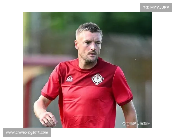 官方：摩纳哥租借莱斯特城中卫费斯，含选择买断条款